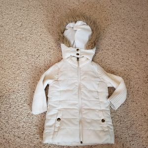 💕3/$15💕 White Puffer Jacket with Faux Fur Hood